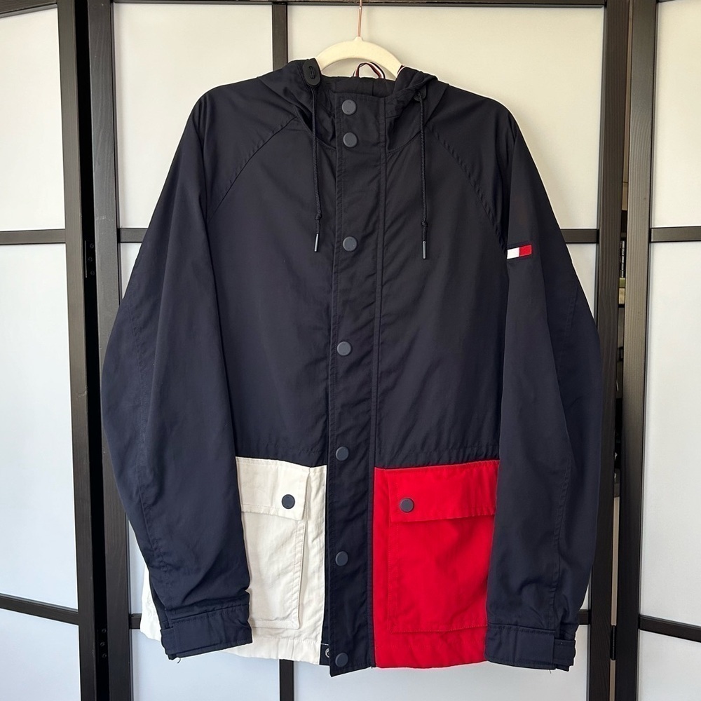 [M] Tommy Hilfiger Men’s Classic Colour Block Oversized Raincoat With Pockets